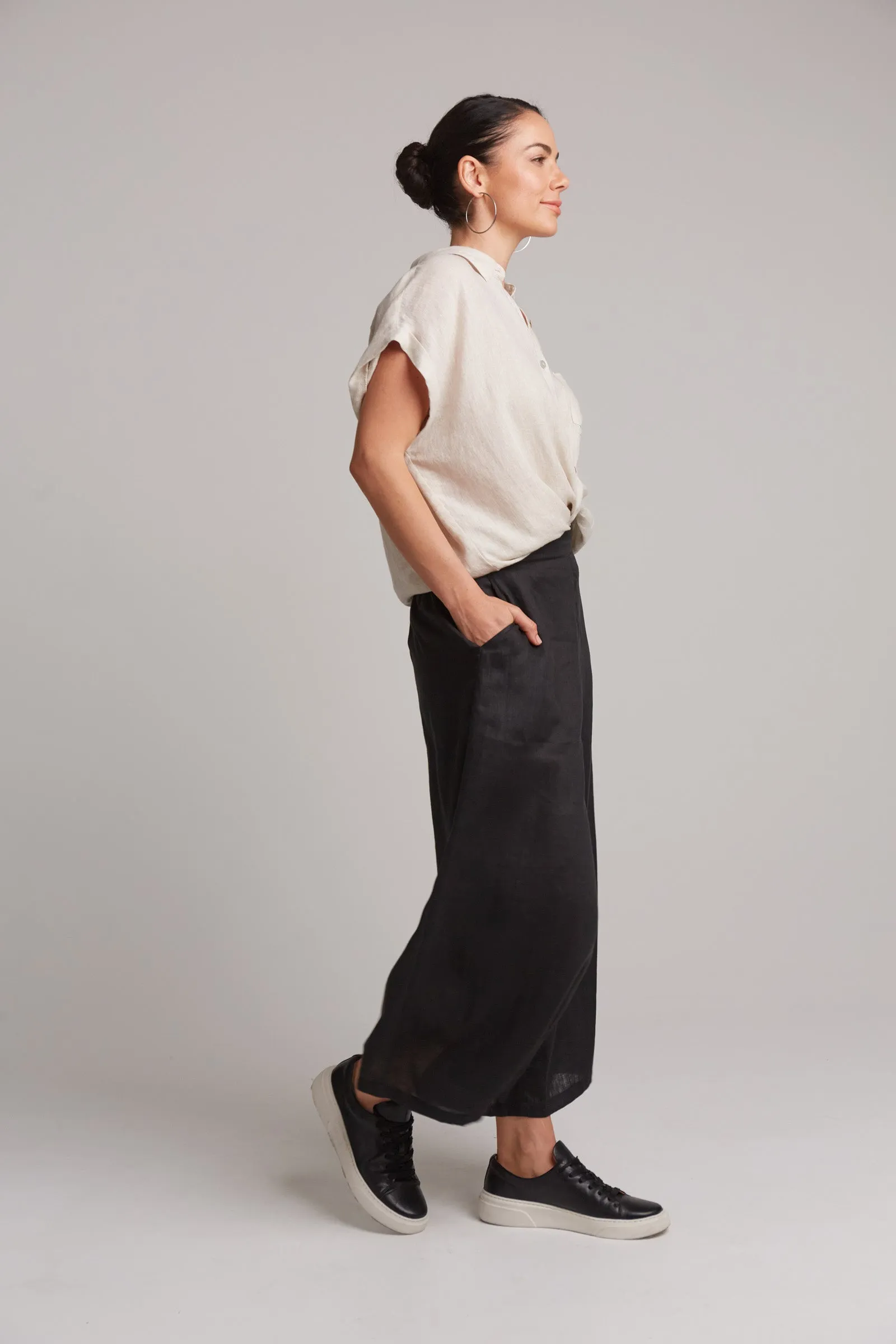 Studio Crop Linen Pant - Black