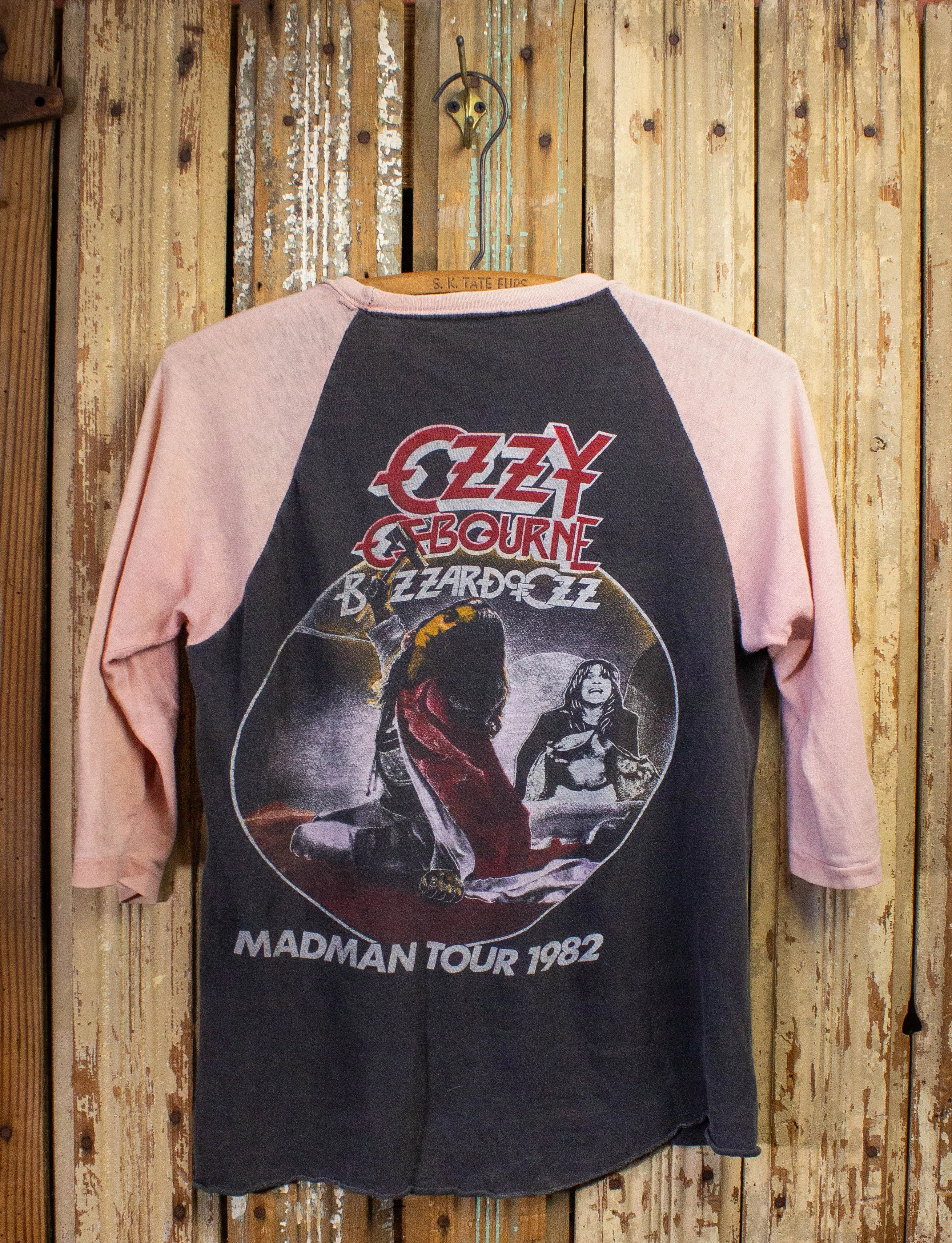 Vintage Ozzy Osbourne Diary of a Madman Parking Lot Raglan Concert T Shirt 1982 Pink/Black Small